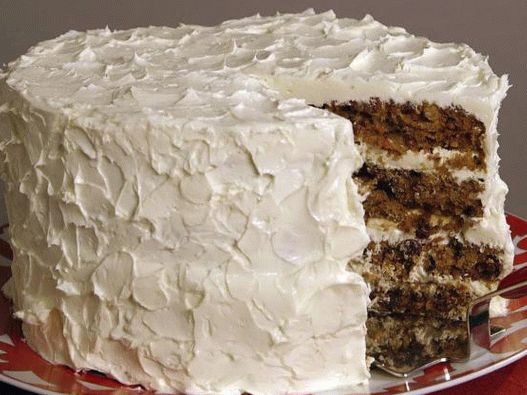 Pastel de zanahoria con crema de chocolate blanco