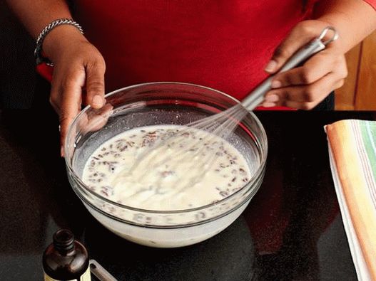 Haciendo una mezcla para helado