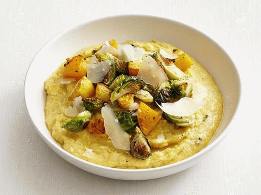 Foto del plato - Polenta con calabaza y coles de Bruselas