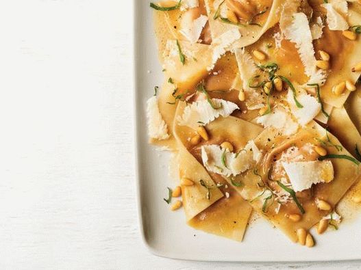 Foto del plato - Ravioles con calabaza de masa para wontons