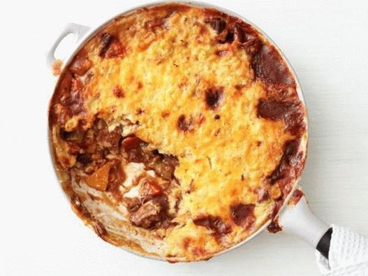 Foto del plato - Cazuela de maíz con calabaza y carne en una olla de cocción lenta