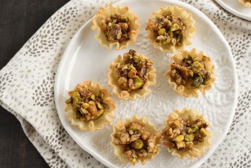 Foto de Baklava en forma de cestas