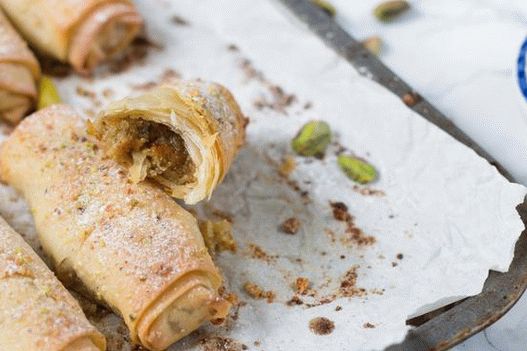 Foto de Baklava en forma de rollos
