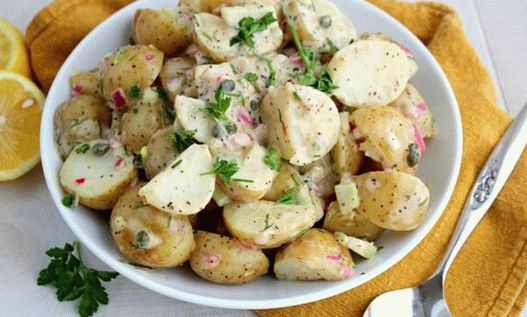 Foto de Patatosalat (ensalada griega de papa)