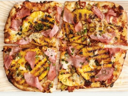 Foto pizza hawaiana BBQ