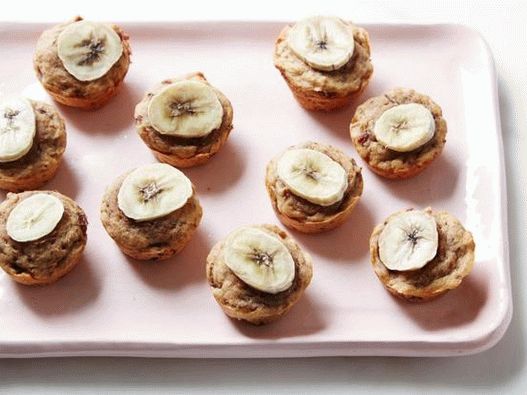 Muffins útiles con dátiles y plátanos