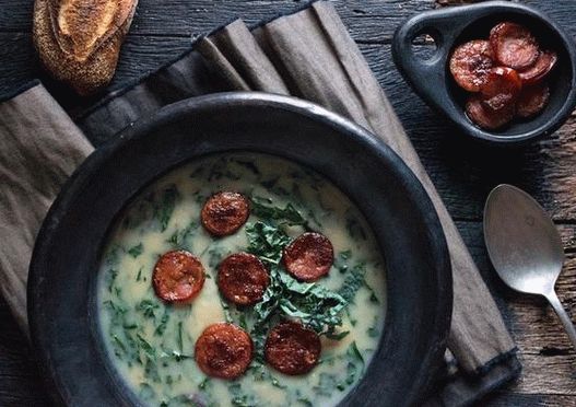 Foto de sopa verde portuguesa