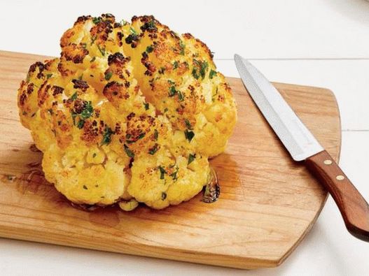 Cabeza de coliflor al horno con ajo