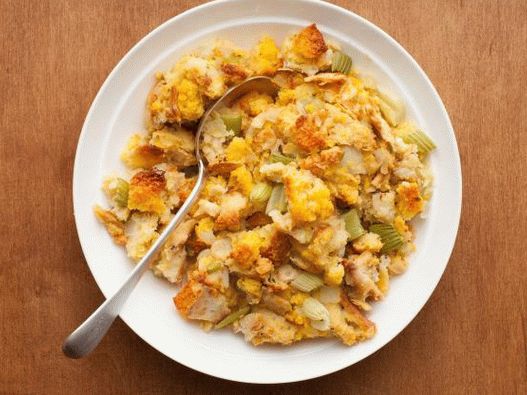 Foto Un relleno simple para rellenar con pan de maíz