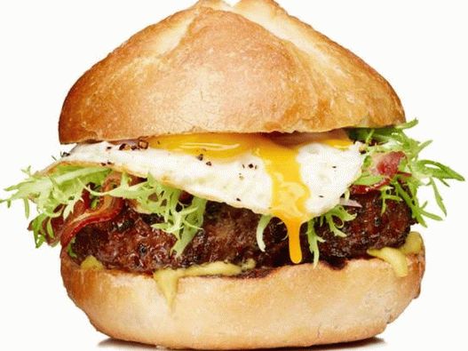 Hamburguesas con huevo y ensalada de frisse