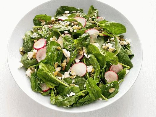 Foto - Ensalada con semillas de rábano, espinacas y calabaza