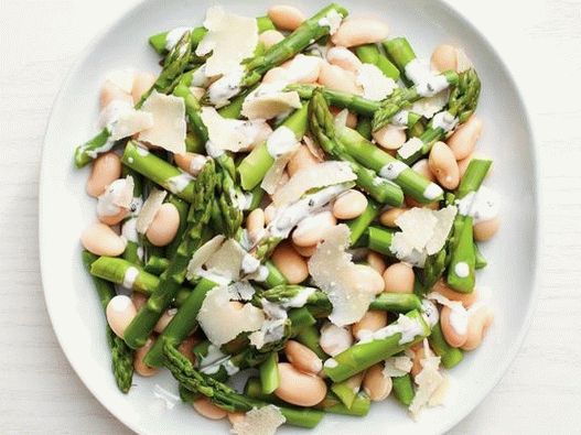Foto - Ensalada de espárragos y frijoles lima