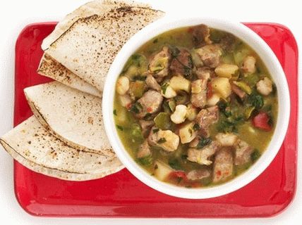 Foto de Ragout (estofado) hecha de chiles verdes con carne de cerdo