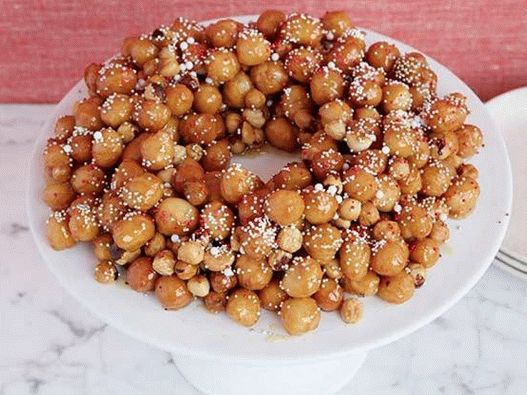 Struffoli con avellanas
