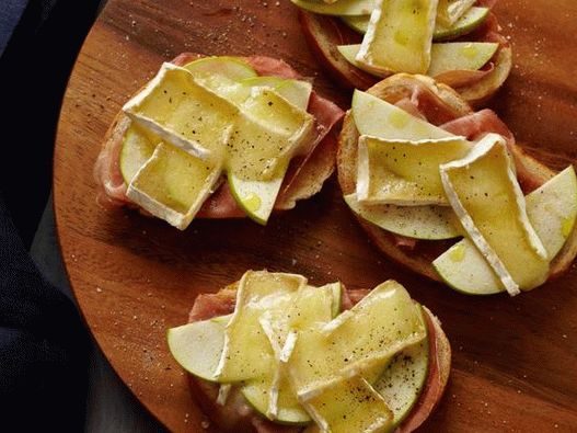 Sándwich de queso brie caliente