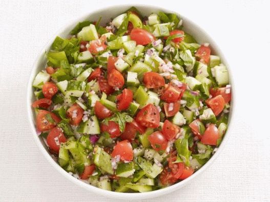 Foto del plato - Ensalada con tomates, pepinos y pimientos