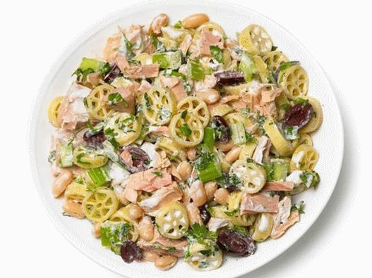 Foto del plato - Ensalada con pasta, atún, apio, judías blancas y aceitunas