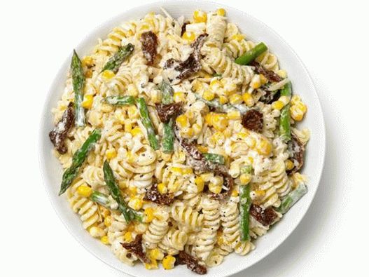 Foto del plato - Ensalada de pasta, espárragos, maíz y tomates secados al sol