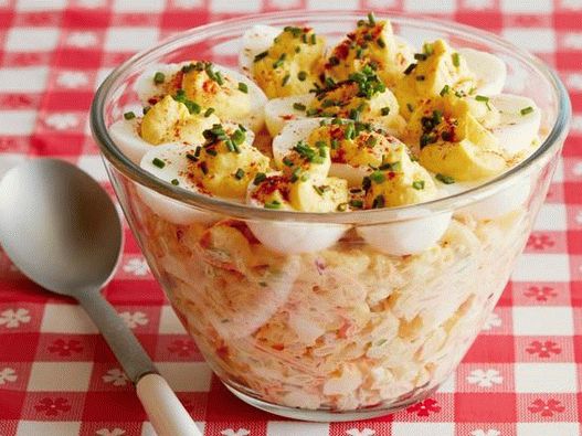 Foto del plato - Ensalada con pasta y huevos rellenos