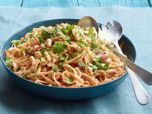 Foto del plato: fideos fríos con maní y semillas de sésamo