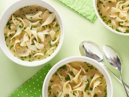 Sopa de fideos de huevo