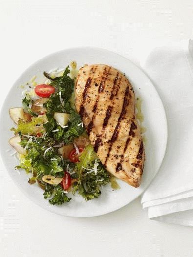 Pechugas de pollo a la parrilla con ensalada tibia