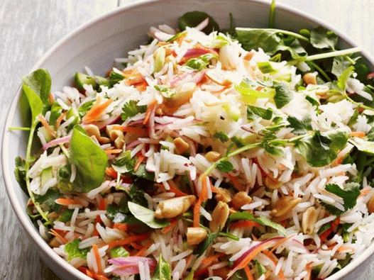 Ensalada de arroz con hierbas y aderezo de limón