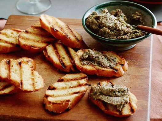 Crostini con pesto de champiñones