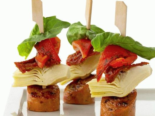 Antipasto con chorizo   en brochetas