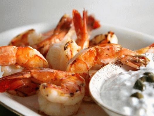 Camarones a la plancha con salsa de alcaparras zadziki