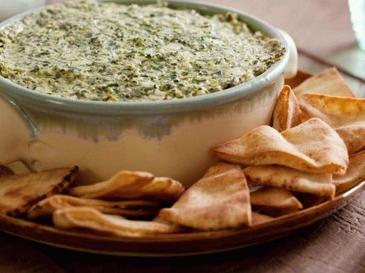 Salsa tibia con espinacas y alcachofas