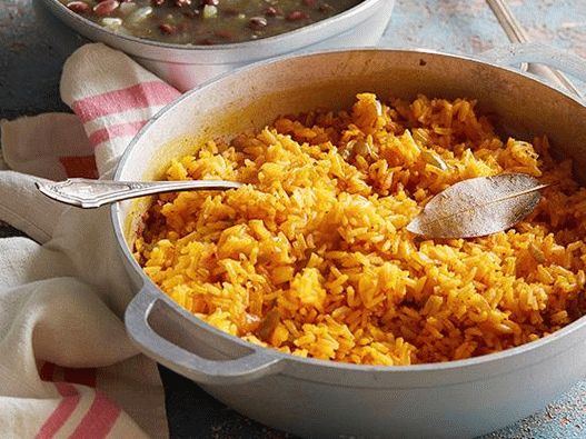 Foto arroz con frijoles negros del Caribe