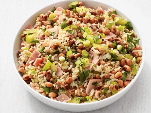 Foto de ensalada de arroz con frijoles y jamón