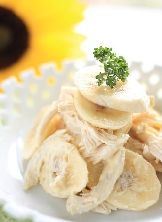 Ensalada De Plátano Y Pollo