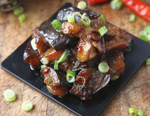 Foto ensalada de berenjenas fritas