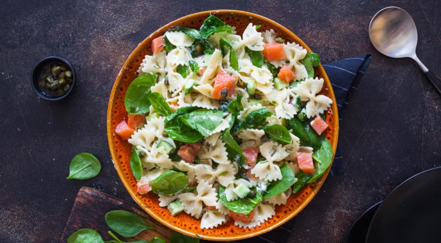 Ensalada Farfalle y Salmón