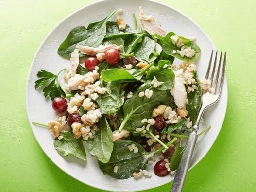 Ensalada de fotos con pollo, espinacas y uvas