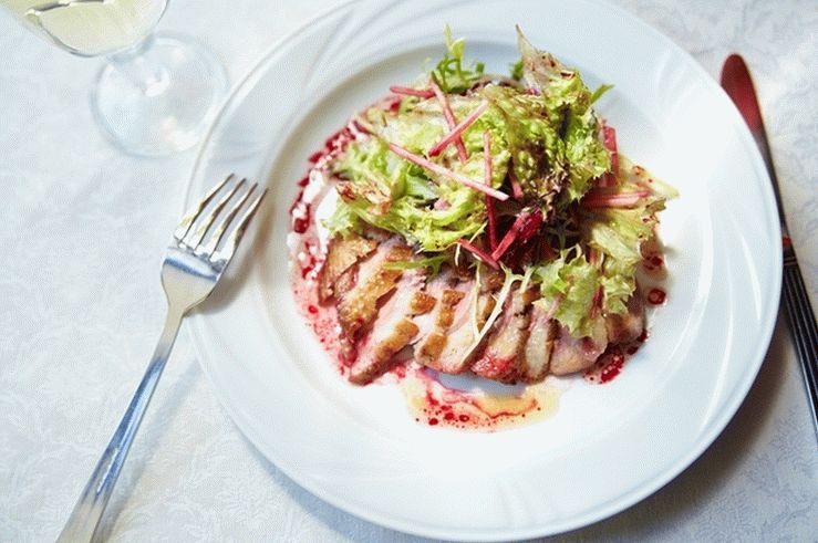 Ensalada de pato y remolacha