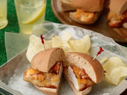 Foto Sandwich con Miel de Pollo en Escabeche