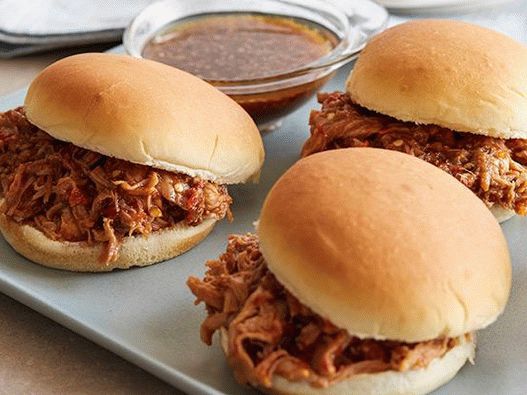 Foto Sandwiches de cerdo guisado hawaiano