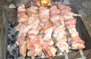 Brochetas de conejo