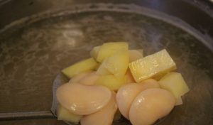 Sopa de repollo con habas