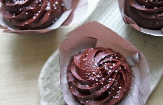 Foto pastelitos de chocolate con relleno líquido