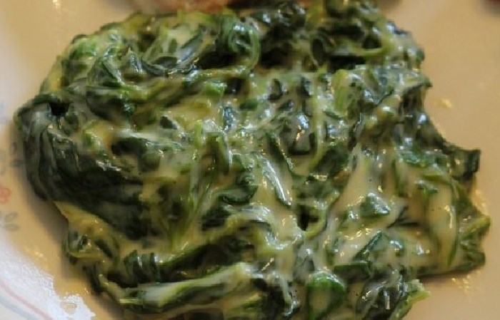 Espinacas en salsa de queso