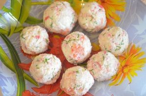 Bolas de queso con salmón