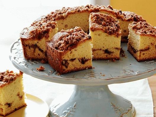 Pastel de café con crema agria para fotos