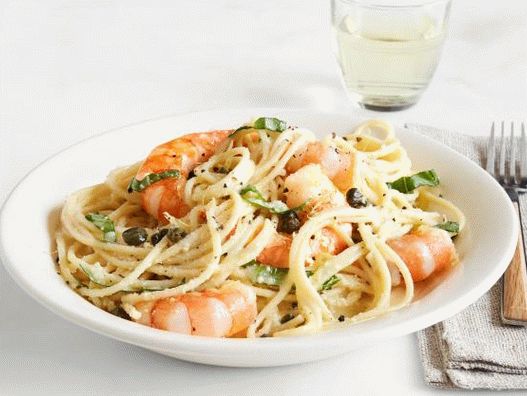 Foto de espagueti con salsa de limón y camarones