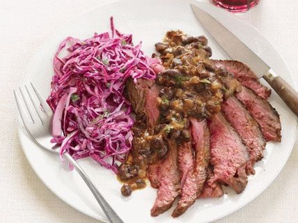 Filete de ternera con ensalada de frijoles y col