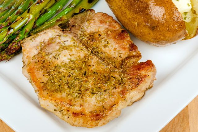 Filete de cerdo en el hueso