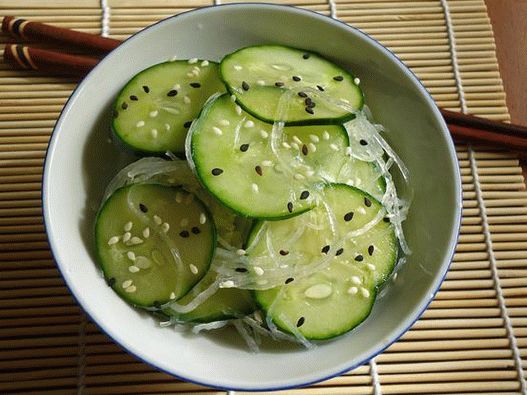 Foto de Sunomono (pepinos japoneses)